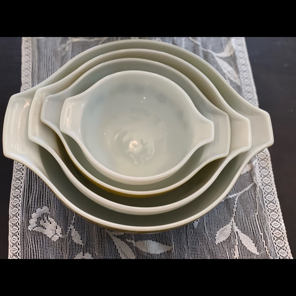 Vintage 1970s  Pyrex Spring Blossom 4-Piece Mixing Bowl Set green and white - Picture 4 of 4